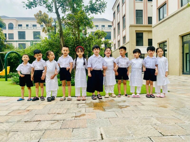 Ảnh kỷ yếu các bạn tiền tiểu học