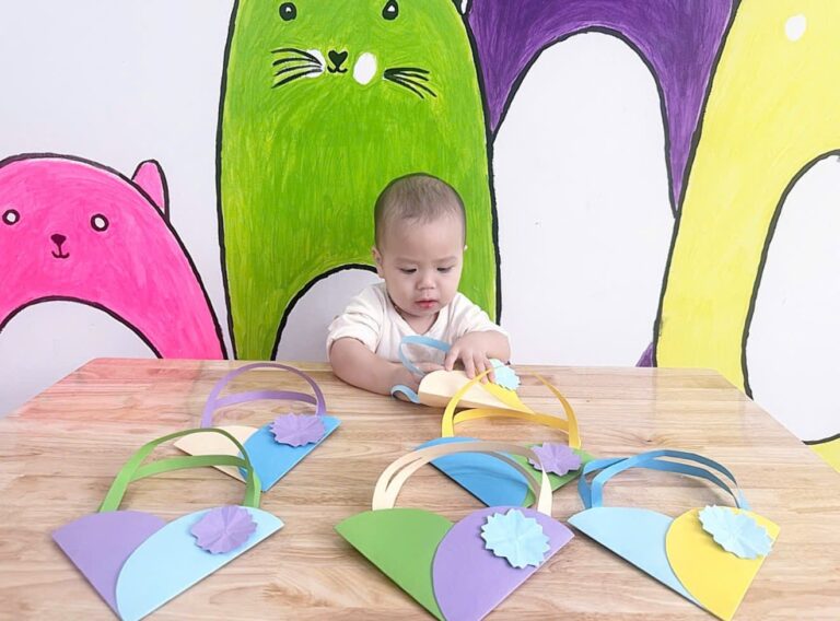 Chương Trình Lớp Nhà Trẻ (18-24 tháng)