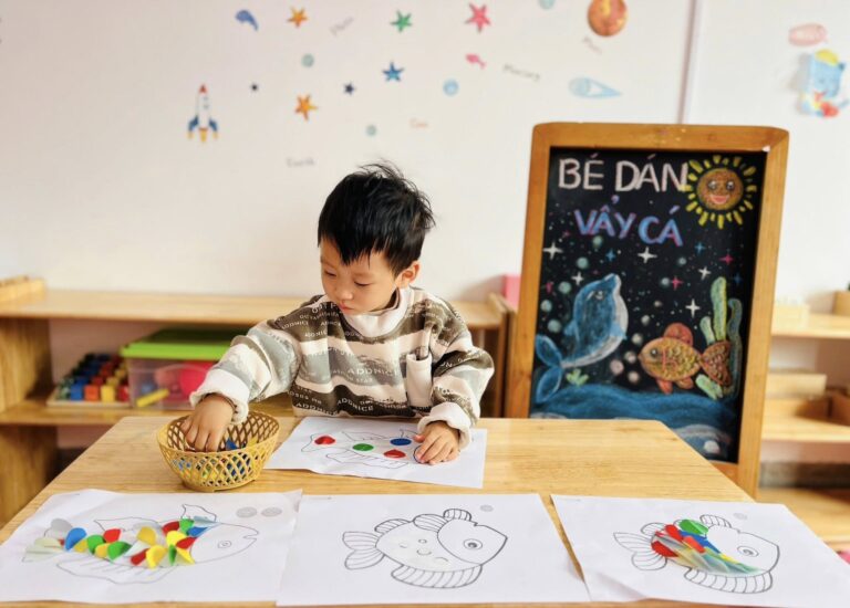 Tạo hình dán vây cá lớp tí hon